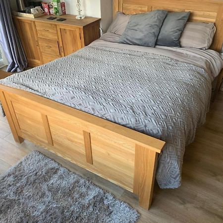 Farah'S Guest Suite ソリフル エクステリア 写真